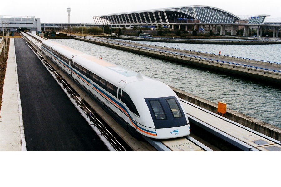 Самый быстрый поезд на планете катает туристов в Шанхае
