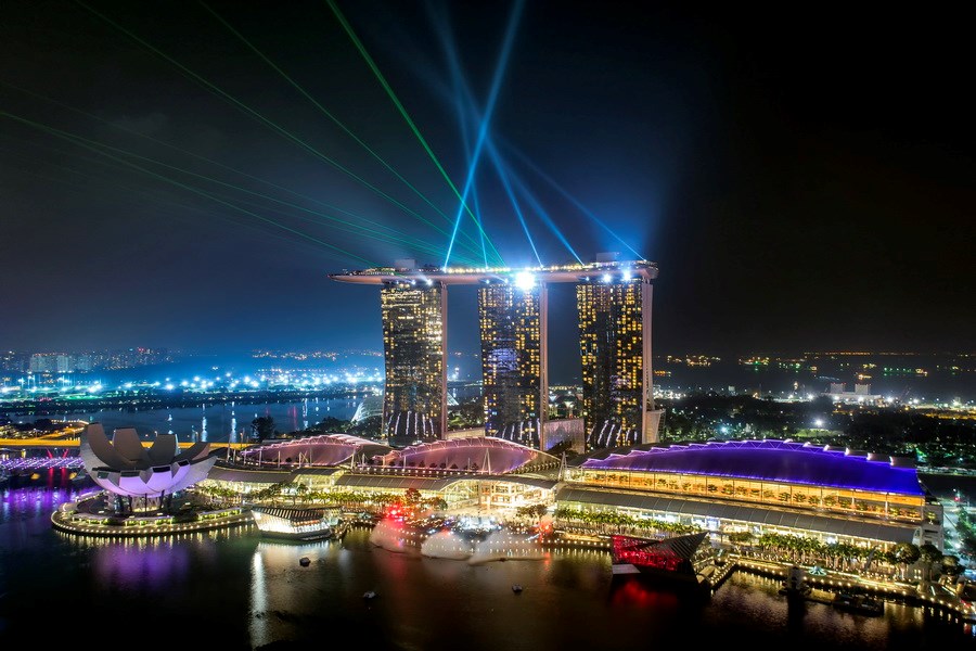 Сингапур зажигает огни