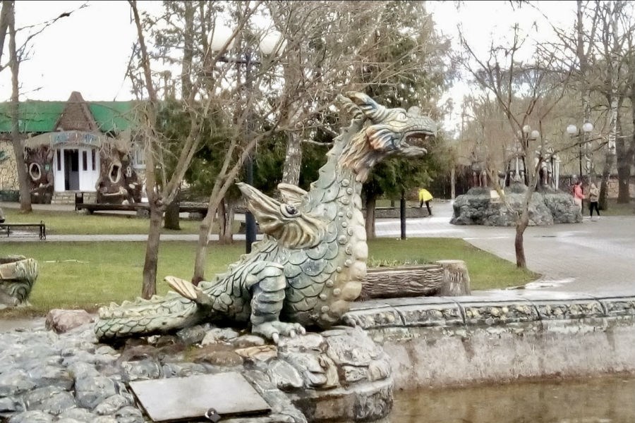 Дракон в козельском парке