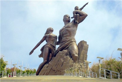Монумент «Возрождение Африки» в Дакаре