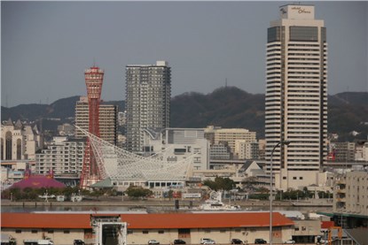 Вид на  башню и порт Кобе