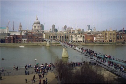Лондонский пешеходный мост