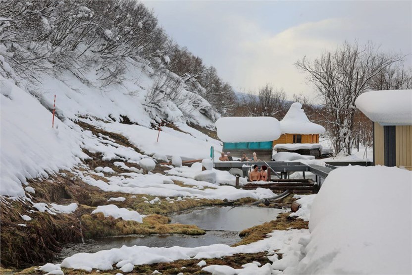 В долине реки Левая Щапина расположены минеральные Тумрокские источники.
