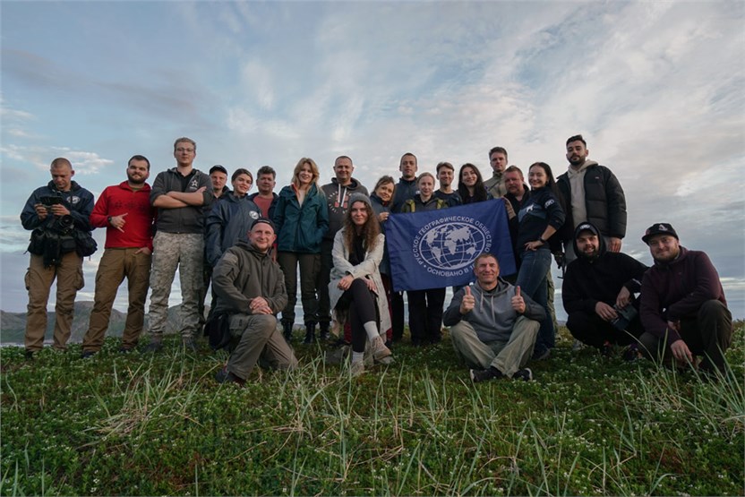 В рамках проекта РГО «Маяки России», стартовавшего в 2016 году, команда приняла участие в восстановлении нескольких маяков и маячных городков.