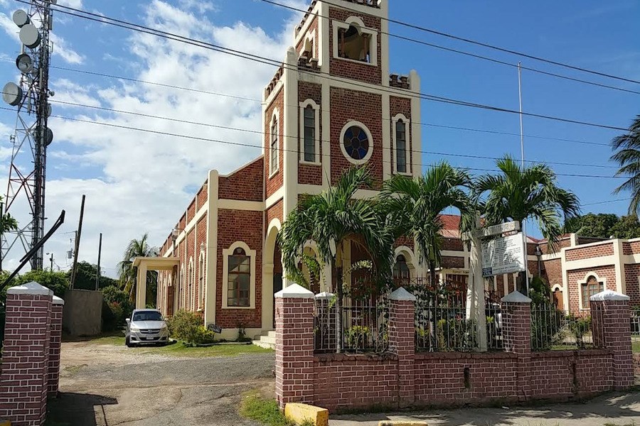 Спэниш-Таун фото