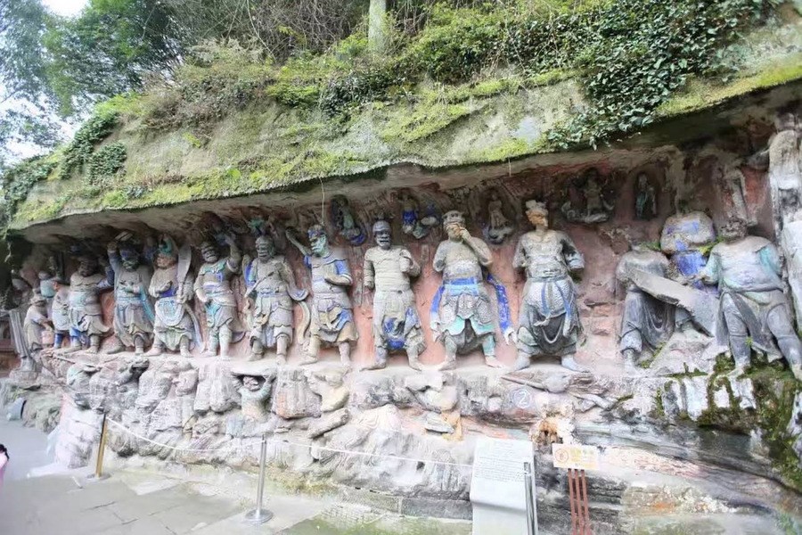 Наскальные рельефы Дацзу Чунцин