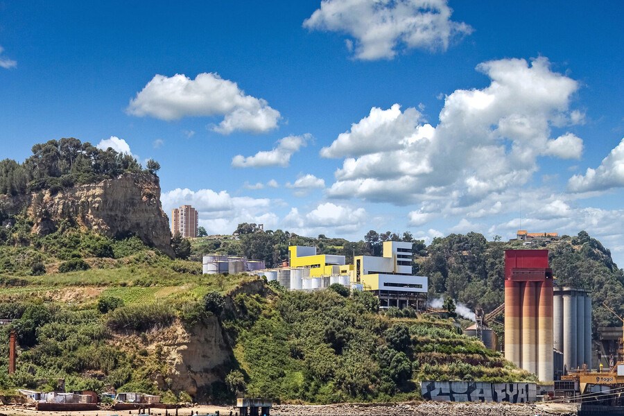 Фотография Алмады